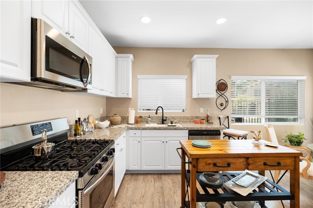 Detail Gallery Image 11 of 29 For 35366 White Camarillo Ln, Fallbrook,  CA 92028 - 3 Beds | 2/1 Baths