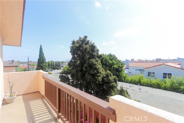 2616 Voorhees Avenue, Redondo Beach CA: https://media.crmls.org/medias/415e153c-e946-4d0f-bb3f-efc9e18e0a91.jpg