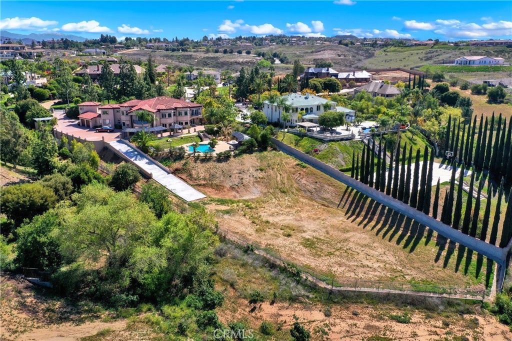 https://media.crmls.org/medias/415e3505-17b2-4cb7-8243-5133d083be4f.jpg?preset=X-Large