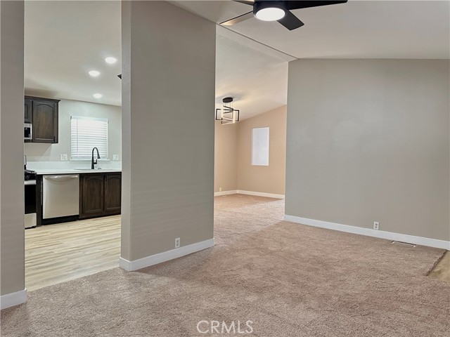 Detail Gallery Image 9 of 44 For 20843 Waalew Rd #C104,  Apple Valley,  CA 92307 - 3 Beds | 2 Baths