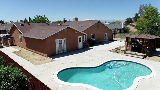 Detail Gallery Image 3 of 74 For 14380 La Brisa Rd, Victorville,  CA 92392 - 4 Beds | 2/1 Baths