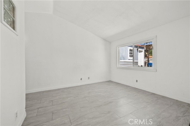 529 Hilltop, Palmdale CA: https://media.crmls.org/medias/415eac2a-7eb8-4220-81d6-03f60d11e13f.jpg