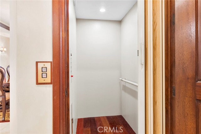 4141 Cambridge Road, La Canada Flintridge CA: https://media.crmls.org/medias/415ef930-d34a-4bac-a303-bfe73f6b7cbe.jpg