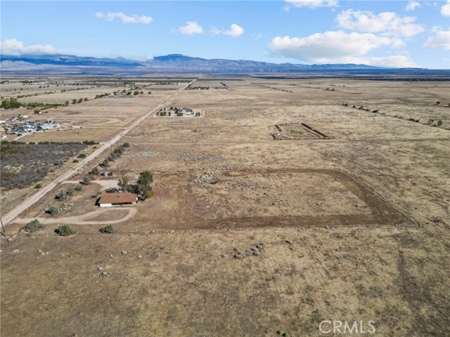 47322 180th W, Lancaster CA: https://media.crmls.org/medias/415fcd88-a270-4c6c-a6b1-a7180a4b90f9.jpg