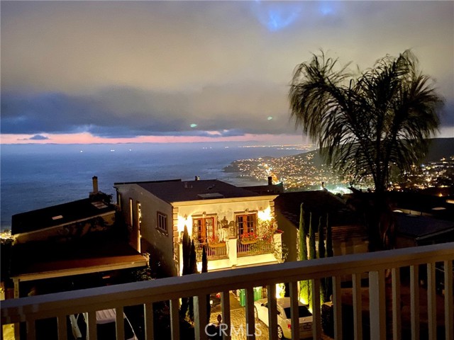 Detail Gallery Image 5 of 29 For 1164 Miramar St, Laguna Beach,  CA 92651 - 2 Beds | 2 Baths