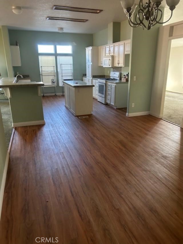 19179 Westlawn, Hesperia CA: https://media.crmls.org/medias/415ff119-cb3f-468d-a9c1-60f4098ac79a.jpg