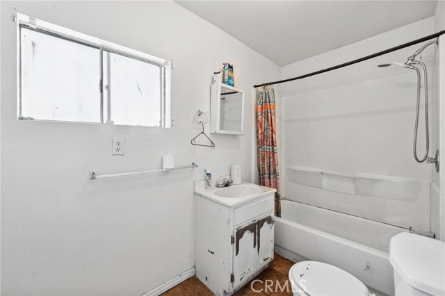 Detail Gallery Image 13 of 37 For 673 W 9th St, San Bernardino,  CA 92410 - 4 Beds | 2 Baths