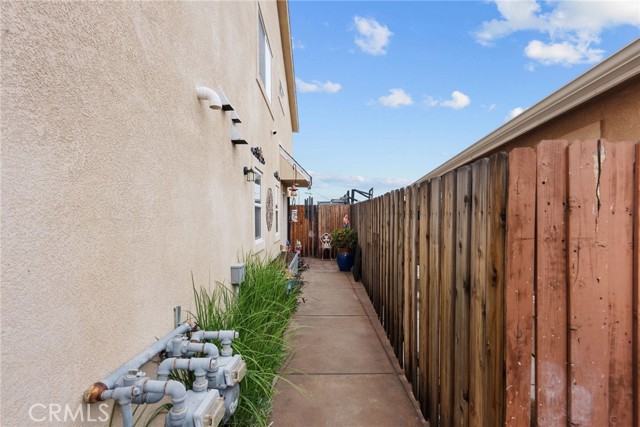 Detail Gallery Image 3 of 27 For 26146 Gravett Pl, Saugus,  CA 91350 - 4 Beds | 3 Baths