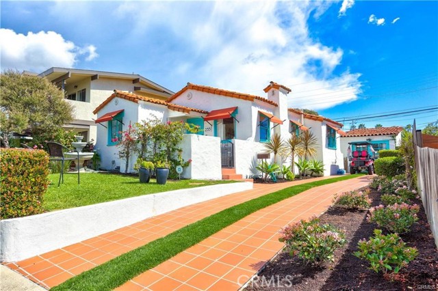 Detail Gallery Image 2 of 18 For 233 Avenida Rosa, San Clemente,  CA 92672 - 2 Beds | 2 Baths