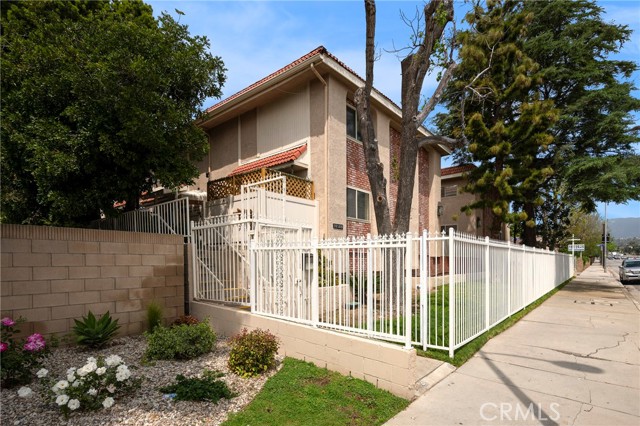 Detail Gallery Image 32 of 33 For 10159 De Soto Ave #202,  Chatsworth,  CA 91311 - 3 Beds | 2/1 Baths