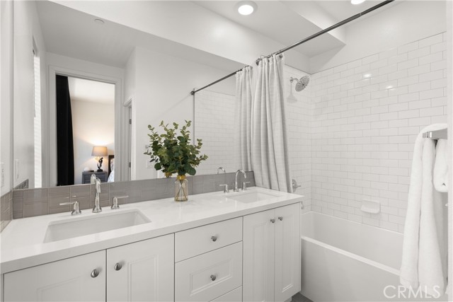 985 Doheny Way, Dana Point CA: https://media.crmls.org/medias/416180b8-054e-4c12-a17f-119db7dd24ef.jpg