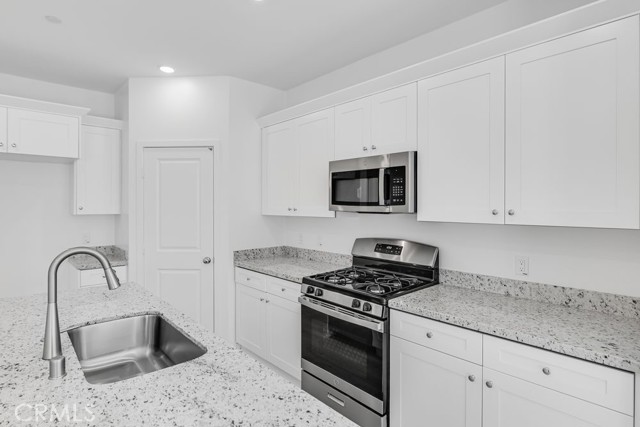32807 MANHATTAN Avenue, Winchester CA: https://media.crmls.org/medias/41630f95-44d8-47d8-a63f-3e3d98ad3b3f.jpg