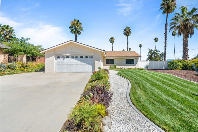 2111 Whitestone, Riverside, CA 92506