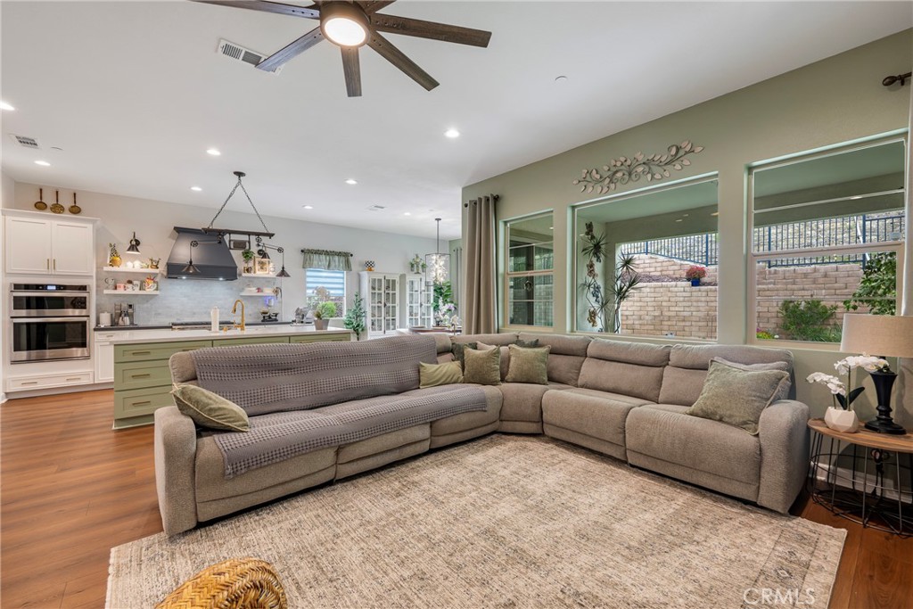 https://media.crmls.org/medias/4163616b-60c4-4ab1-a9fa-4562d1f11b5a.jpg?preset=X-Large