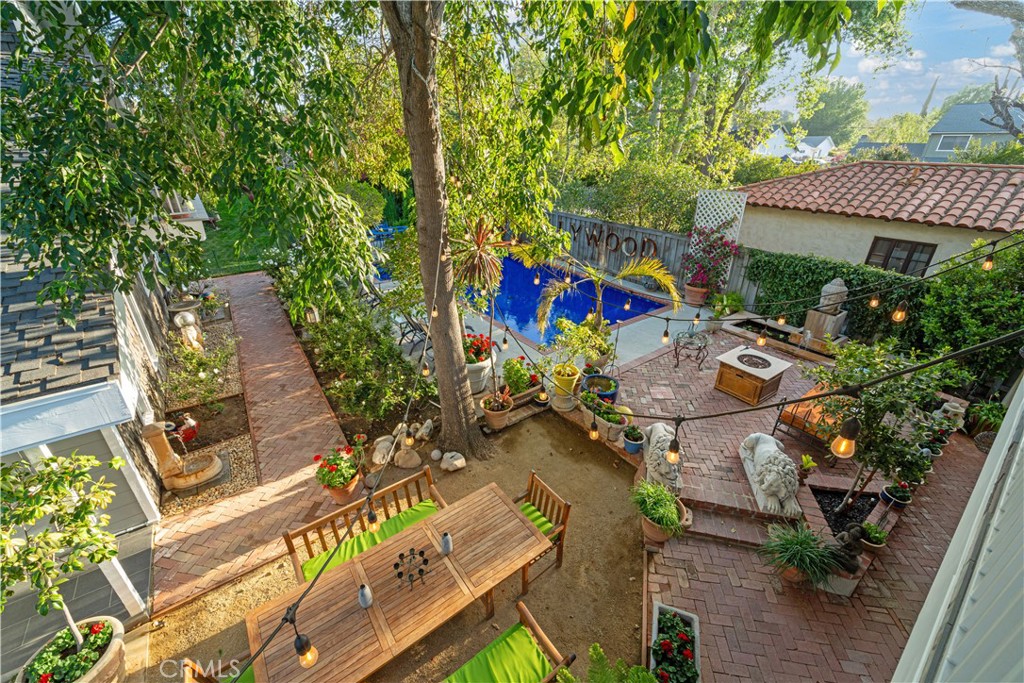 https://media.crmls.org/medias/41637744-5372-4c28-8c47-2935ca81d1ba.jpg?preset=X-Large