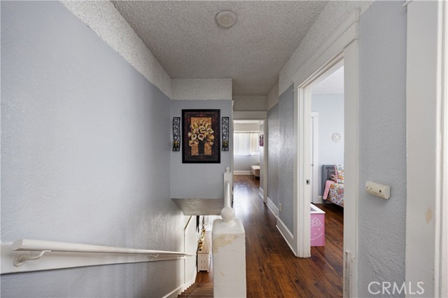 Detail Gallery Image 6 of 17 For 643 Elm Ave, Long Beach,  CA 90802 - – Beds | – Baths