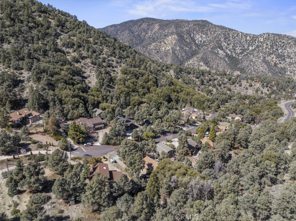 https://media.crmls.org/medias/4164a764-c73f-47a7-a9f9-3820f8cdd6fb.jpg?preset=X-Large