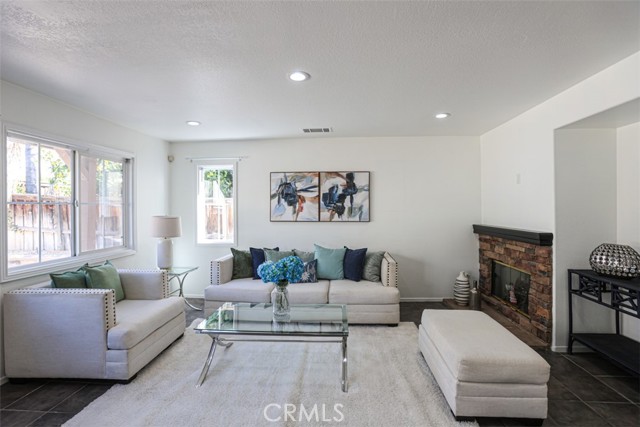 Detail Gallery Image 11 of 36 For 2433 N Cameo Ct, Orange,  CA 92865 - 4 Beds | 3 Baths