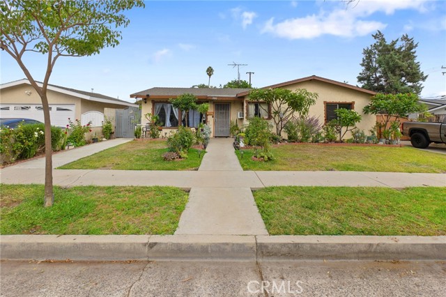 Detail Gallery Image 1 of 43 For 880 S Walnut St, La Habra,  CA 90631 - 3 Beds | 2 Baths