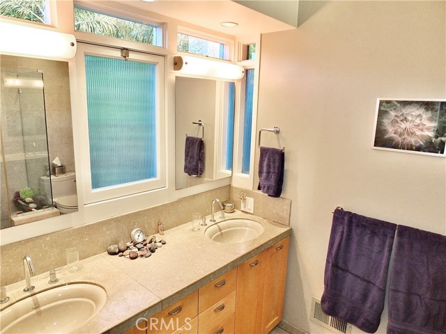 Detail Gallery Image 16 of 32 For 1053 E Cartagena Dr, Long Beach,  CA 90807 - 4 Beds | 5/1 Baths