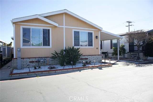 Detail Gallery Image 6 of 24 For 323 N Euclid St, Sp 65 #65,  Santa Ana,  CA 92703 - 4 Beds | 2 Baths