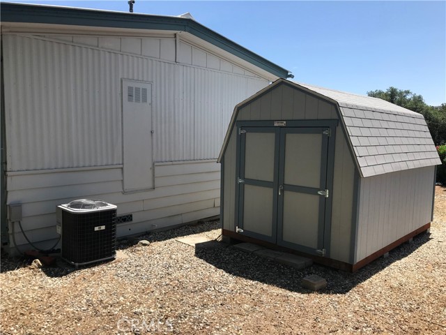 Huge shed with room for a workbench