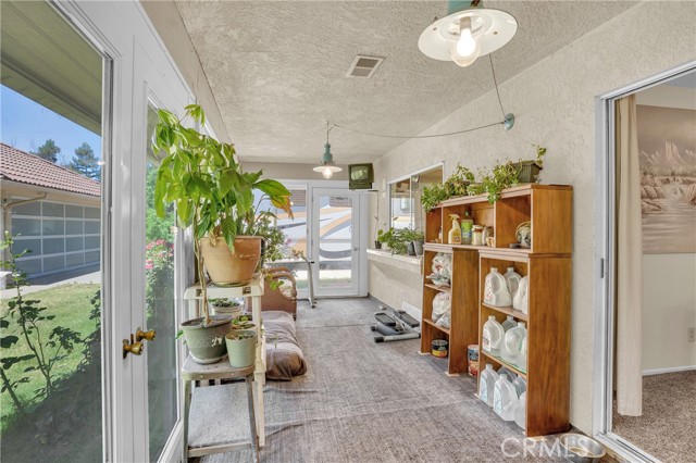 37581 Oak Mesa Drive, Yucaipa CA: https://media.crmls.org/medias/41660c73-d0d0-4ce3-a5d0-bada69addd69.jpg