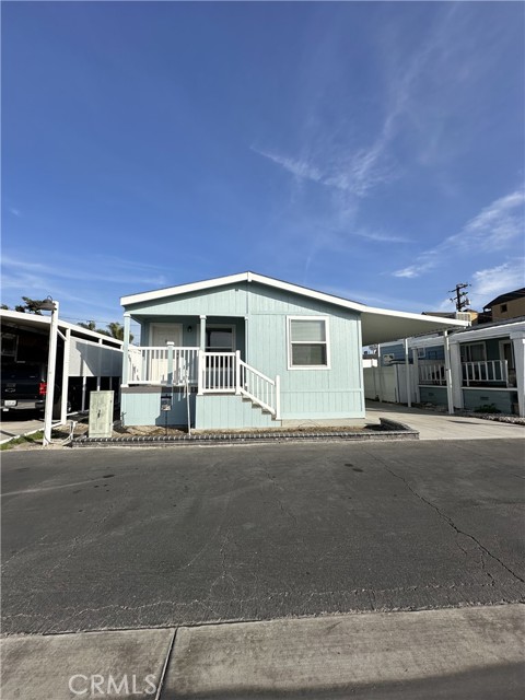Detail Gallery Image 1 of 16 For 15621 Beach Blvd #8,  Westminster,  CA 92683 - 3 Beds | 2 Baths