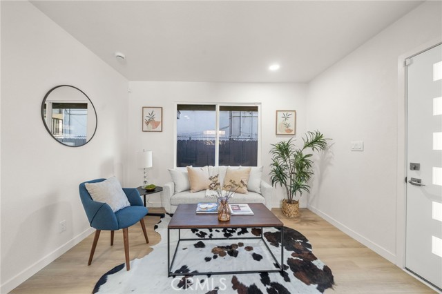 Detail Gallery Image 5 of 22 For 408 Orange, Long Beach,  CA 90802 - 2 Beds | 1 Baths