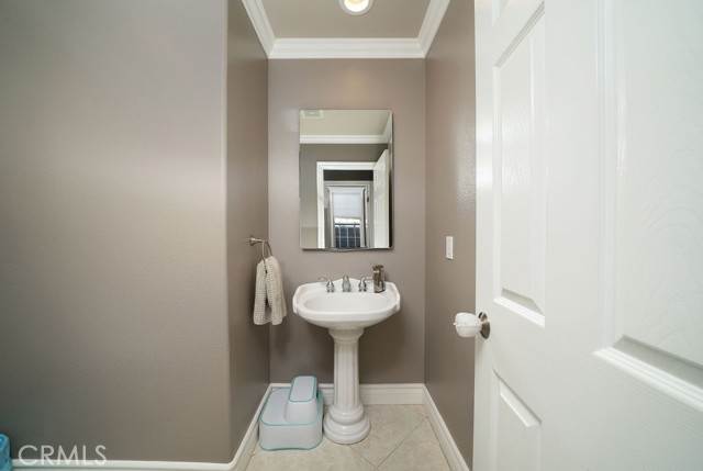 Detail Gallery Image 16 of 49 For 27050 Island Rd, Valencia,  CA 91355 - 5 Beds | 3 Baths