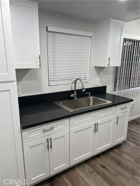 Detail Gallery Image 5 of 12 For 9834 Sepulveda Bld #109,  North Hills,  CA 91343 - 2 Beds | 2 Baths