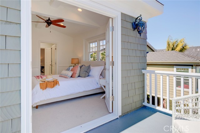 2905 Poinsettia Avenue, Manhattan Beach, California 90266, 5 Bedrooms Bedrooms, ,4 BathroomsBathrooms,Residential,Sold,Poinsettia,SB22039564