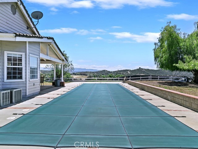 https://media.crmls.org/medias/416940d5-1657-42ae-8059-073d8ea3be59.jpg?preset=X-Large