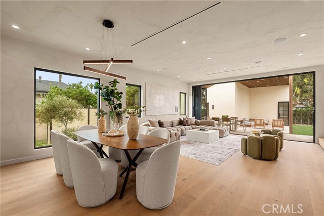 Detail Gallery Image 13 of 58 For 5525 Carpenter Ave, Valley Village,  CA 91607 - 5 Beds | 6/1 Baths