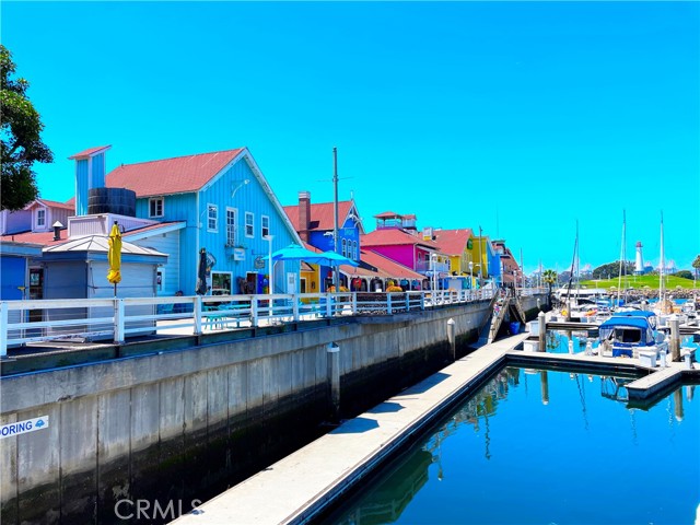 645 Chestnut Avenue, Long Beach CA: https://media.crmls.org/medias/416b1259-ecc8-4fac-8d3e-48cc9d865978.jpg