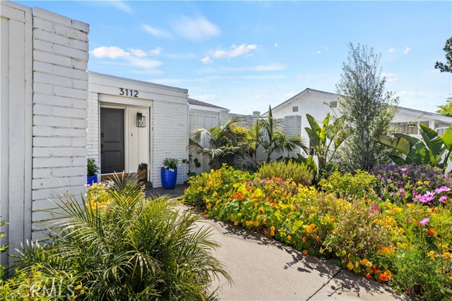 Detail Gallery Image 2 of 21 For 3112 Laurel Ave, Manhattan Beach,  CA 90266 - 3 Beds | 2 Baths
