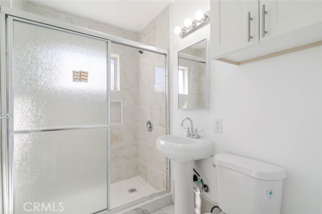 Detail Gallery Image 16 of 22 For 1116 S Berendo St #6,  Los Angeles,  CA 90006 - 3 Beds | 1 Baths