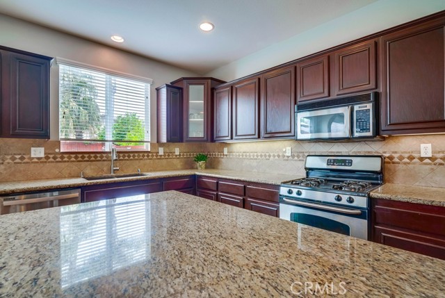 Detail Gallery Image 11 of 54 For 29132 Springshores Dr, Menifee,  CA 92585 - 4 Beds | 2/1 Baths