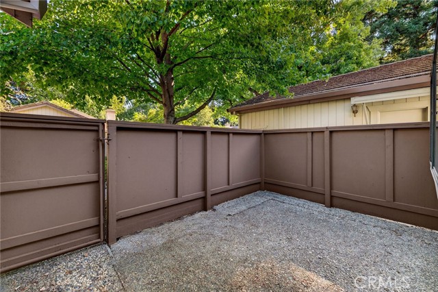 40 Pebblewood Pines Drive, Chico CA: https://media.crmls.org/medias/416cedf6-f915-4a47-bcf0-a23d8f2a976f.jpg