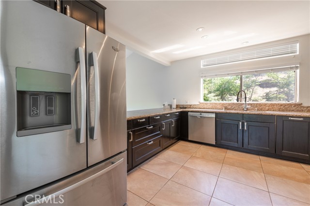 8665 Valley Circle Boulevard, West Hills CA: https://media.crmls.org/medias/416dbef5-16f6-48a6-bb39-c3061752efbc.jpg