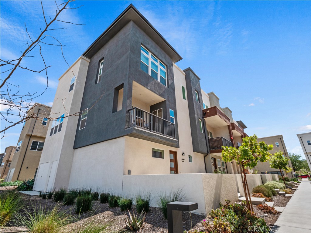 27013 Hummingbird Lane