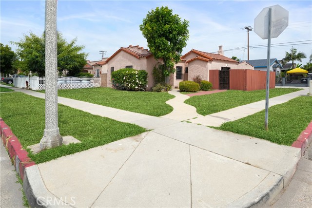 3825 Liberty Boulevard, South Gate CA: https://media.crmls.org/medias/416f038f-11bf-46d3-a0e6-3df4e1f228f4.jpg
