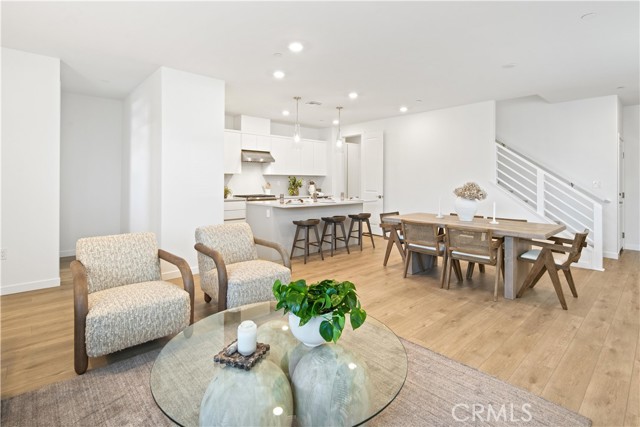 Detail Gallery Image 7 of 36 For 2352 Channel Drive #101,  Ventura,  CA 93003 - 4 Beds | 2/1 Baths