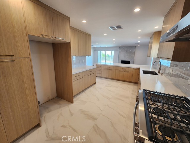 Detail Gallery Image 14 of 75 For 17176 Gunther St, Granada Hills,  CA 91344 - 4 Beds | 2/1 Baths