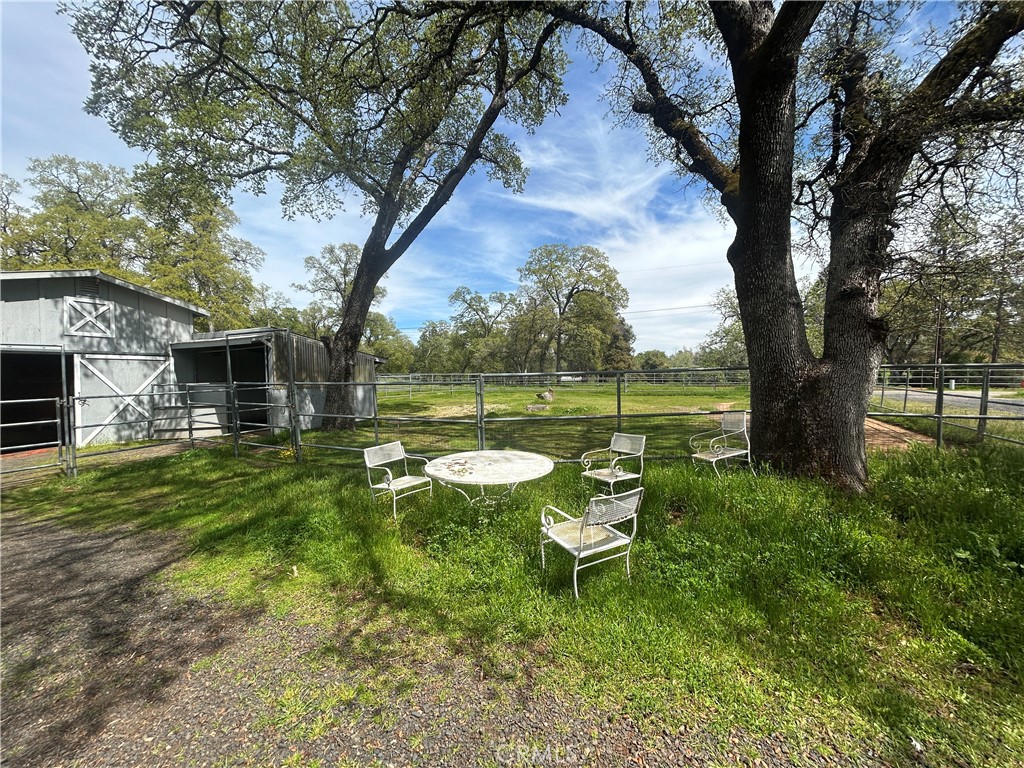 https://media.crmls.org/medias/416f4e8e-427c-4ea9-b58b-19c94ecef487.jpg?preset=X-Large