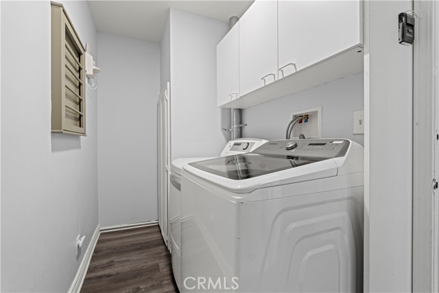4359 Park Corona, Calabasas CA: https://media.crmls.org/medias/416fb4eb-8f9c-4648-8663-b110129242e1.jpg