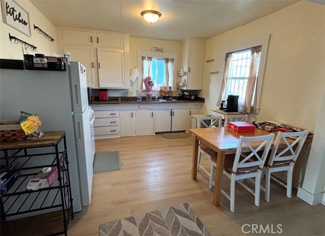 Detail Gallery Image 4 of 10 For 5440 Wadean Place, Oakland,  CA 94601 - 2 Beds | 1 Baths