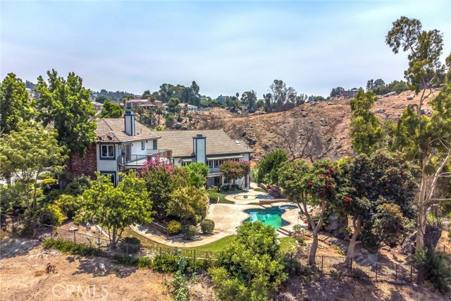6966 Ranch View Road, Riverside CA: https://media.crmls.org/medias/41705040-561c-487b-b7b0-e424bd435db6.jpg