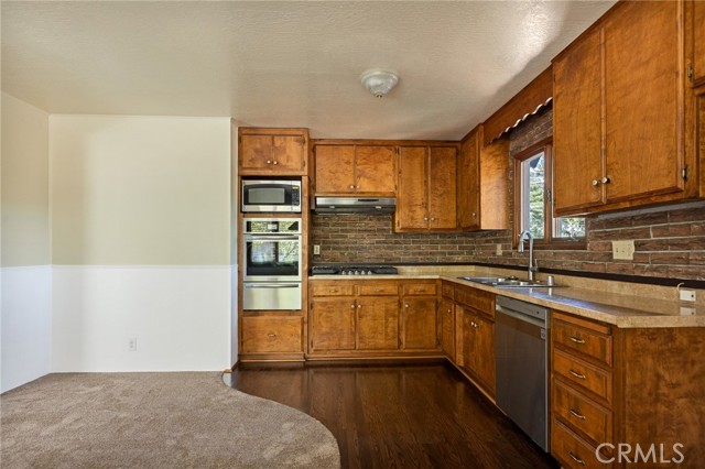 Detail Gallery Image 7 of 25 For 2560 Oak Dr, Running Springs,  CA 92382 - 3 Beds | 2 Baths