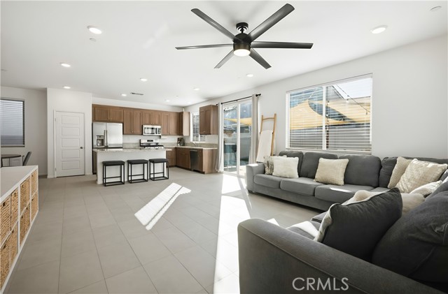 Detail Gallery Image 9 of 32 For 1157 Blackbrush, Banning,  CA 92220 - 3 Beds | 2/1 Baths